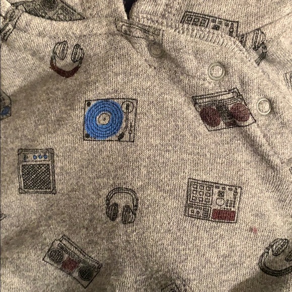 babyGap fleece lined romper with snap closures - Picture 5 of 5